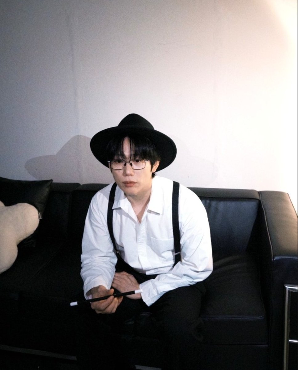 10cm_Akaa's tweet photo. 멜론뮤직 매거진 사진 모음(1)
#10CM #십센치 #권정열 https://t.co/ghLiLgKWrc