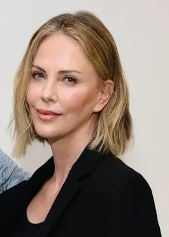 CharlizeTh76822's tweet photo. https://t.co/4Oaog0egdS