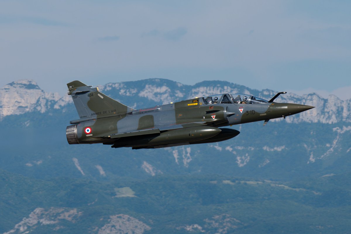 lingmuj80's tweet photo. リヨンから2時間で、会場から順光+山背景が狙える良基地✈️

AEROTORSHOW
Couteau Delta https://t.co/OzfPcnY40b