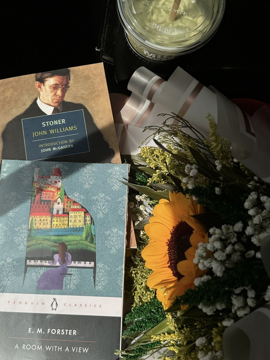 lovedelsewhere's tweet photo. Life update I finally graduated and I bought myself books as a reward https://t.co/JUgIm0V02Q