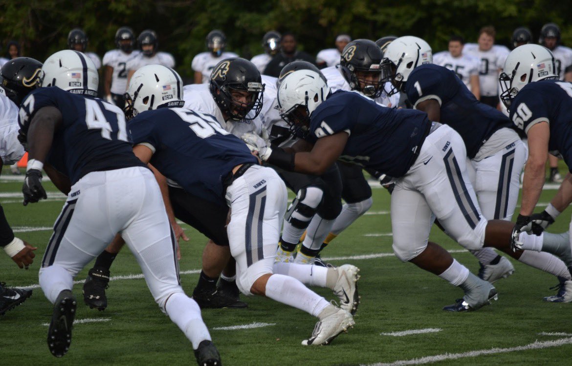 STAHawksFB's tweet photo. Honoring the Hawks of the past. It’s #throwbackthursday #BCM https://t.co/TPMWr2Tvlb