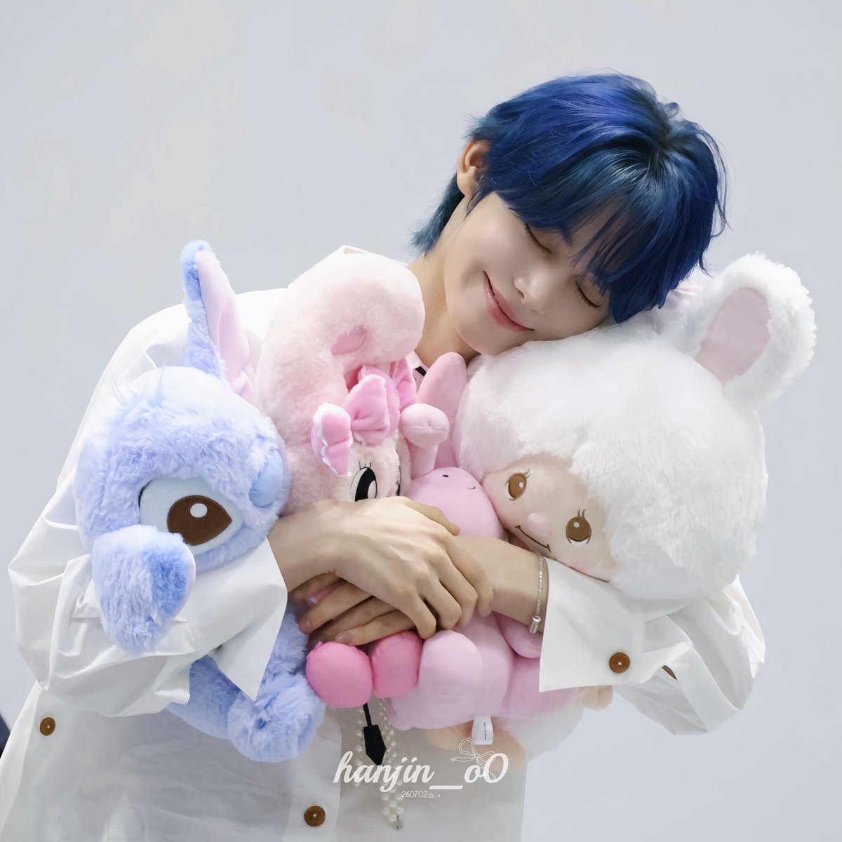 hanjin_o0's tweet photo. 260702 プレミアム撮影会

🫂💯♡

#TWS #투어스 #HANJIN #한진 #ハンジン https://t.co/GQvZVPY9FC