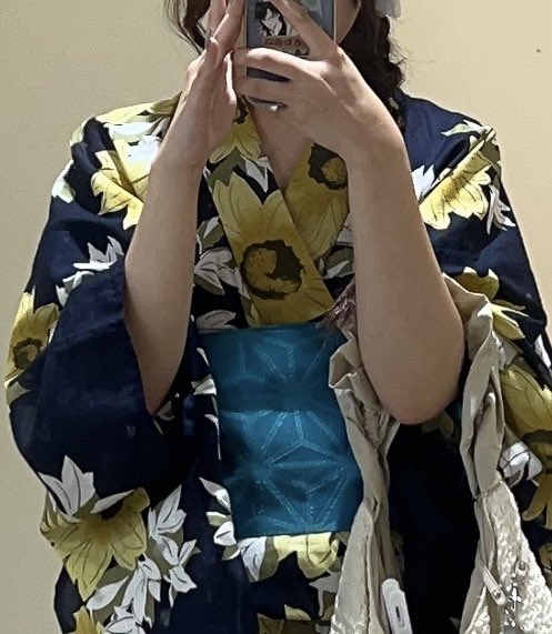 11KGR3's tweet photo. 今年もひまわり浴衣使い回させていただきますね https://t.co/OwrsUFVsOg