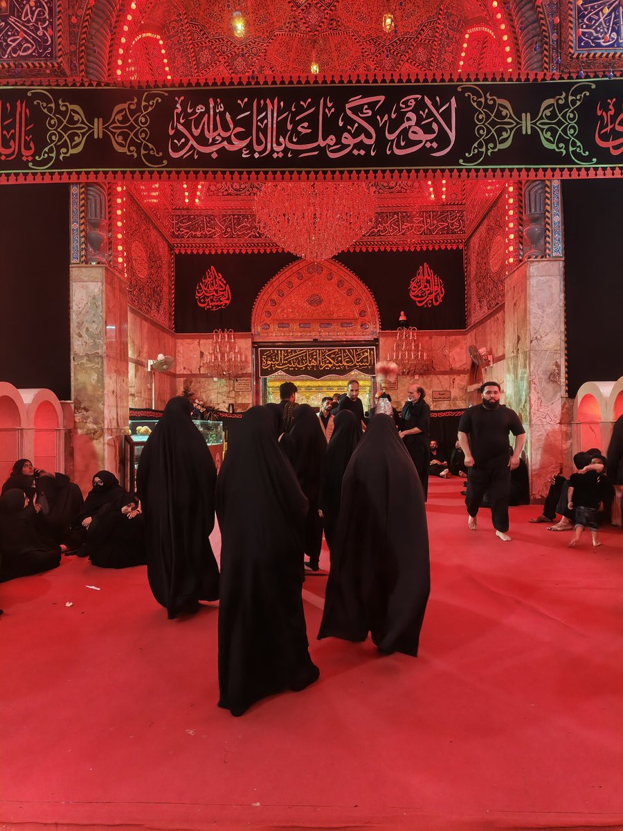 Hina_Fatima72's tweet photo. Imam Hussain (as):  

"Whoever visits me, I will meet them after my death; and if I find them in Hell, I will bring them out of it." https://t.co/9EW3u02MEX