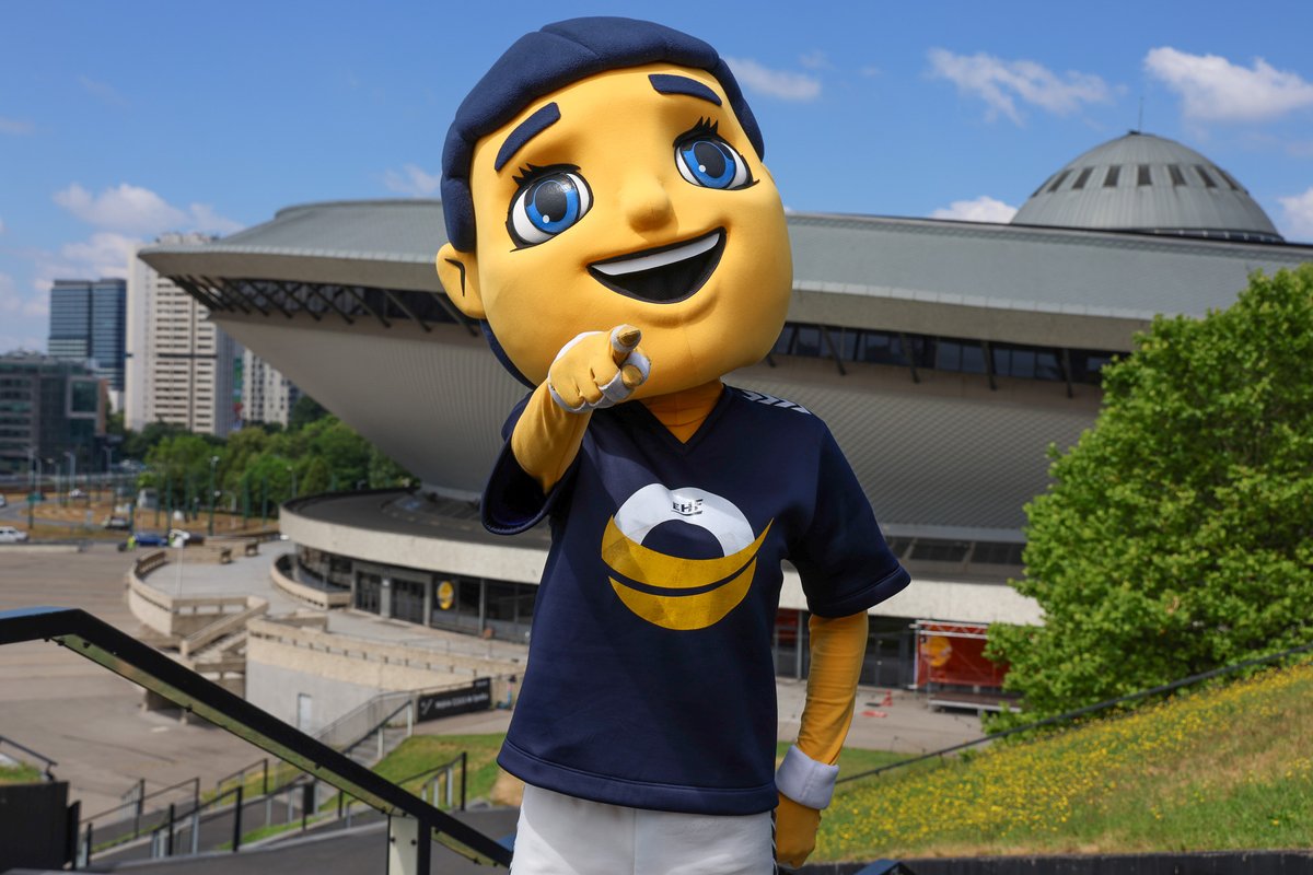 miasto_katowice's tweet photo. 🏟️ Katowice ponownie staną się stolicą europejskiej piłki ręcznej! 🤾‍♀️

Już za 5 miesięcy rozpoczynają się Mistrzostwa Europy Kobiet 2026. Od 5 do 20 grudnia Spodek będzie areną aż 23 spotkań, w tym wszystkich meczów reprezentacji Polski oraz finałowego weekendu turnieju. 🇵🇱

Biało-Czerwone rozpoczną rywalizację meczem z Francją (5 grudnia), a następnie zmierzą się z Ukrainą (7 grudnia) i Wyspami Owczymi (9 grudnia). Jeśli awansują do rundy głównej, wszystkie kolejne spotkania również rozegrają w Katowicach. 🔥

To kolejny wielki turniej piłki ręcznej w naszym mieście. Po mistrzostwach Europy mężczyzn i dwóch mundialach, Katowice ponownie będą gościć najlepsze zawodniczki Starego Kontynentu.