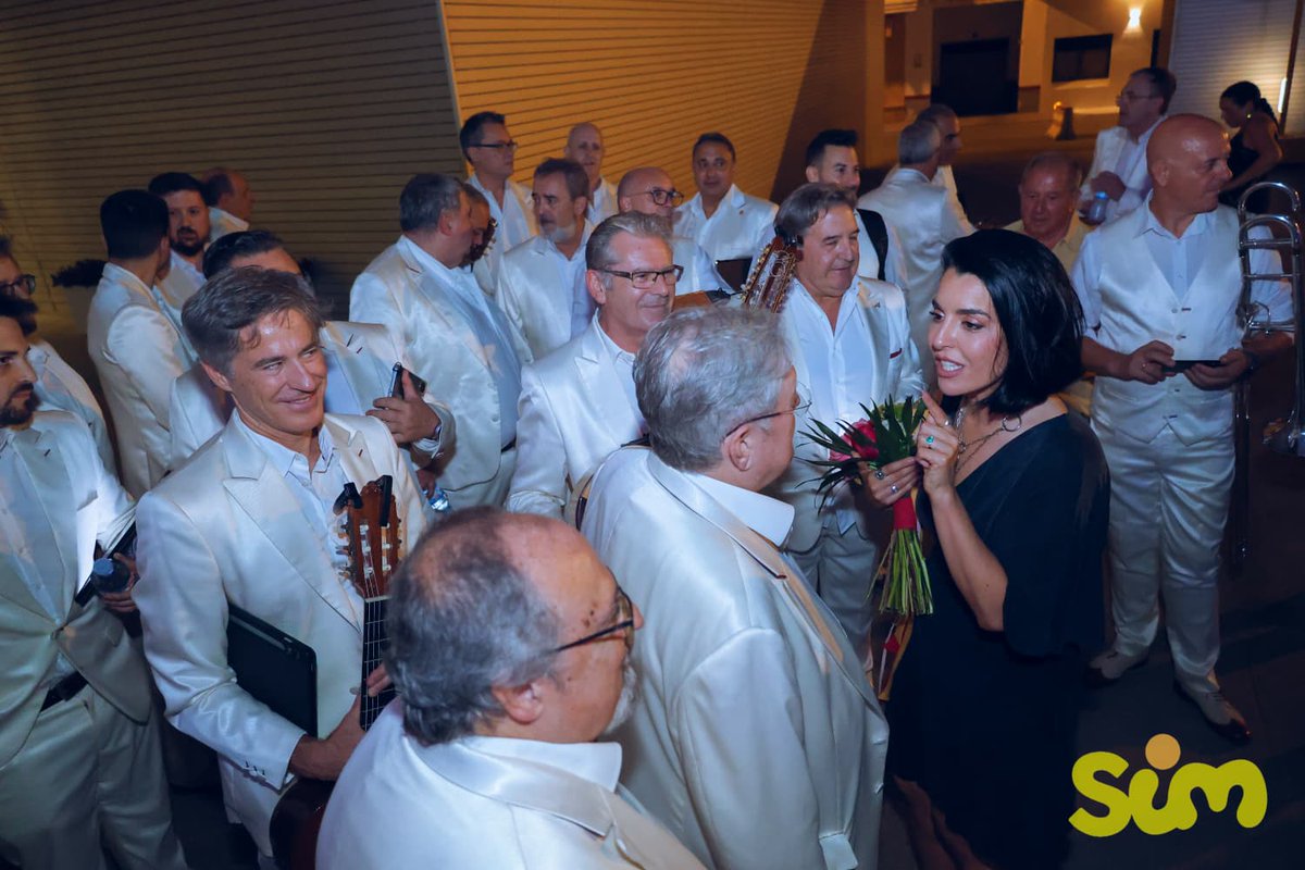 Parrandboleros's tweet photo. 🍈🎶 Fue un orgullo participar en el inicio de la #SIM2026, con @RuthLorenzo como pregonera de una gala que dio paso a nuestro concierto.

Gracias a @SIMTorrePacheco, Visual Event, @PedroAngelRT , @carmen_conesa , al público y a Diego Garnés por estas magníficas imágenes.✨ https://t.co/HsPb94TMvX
