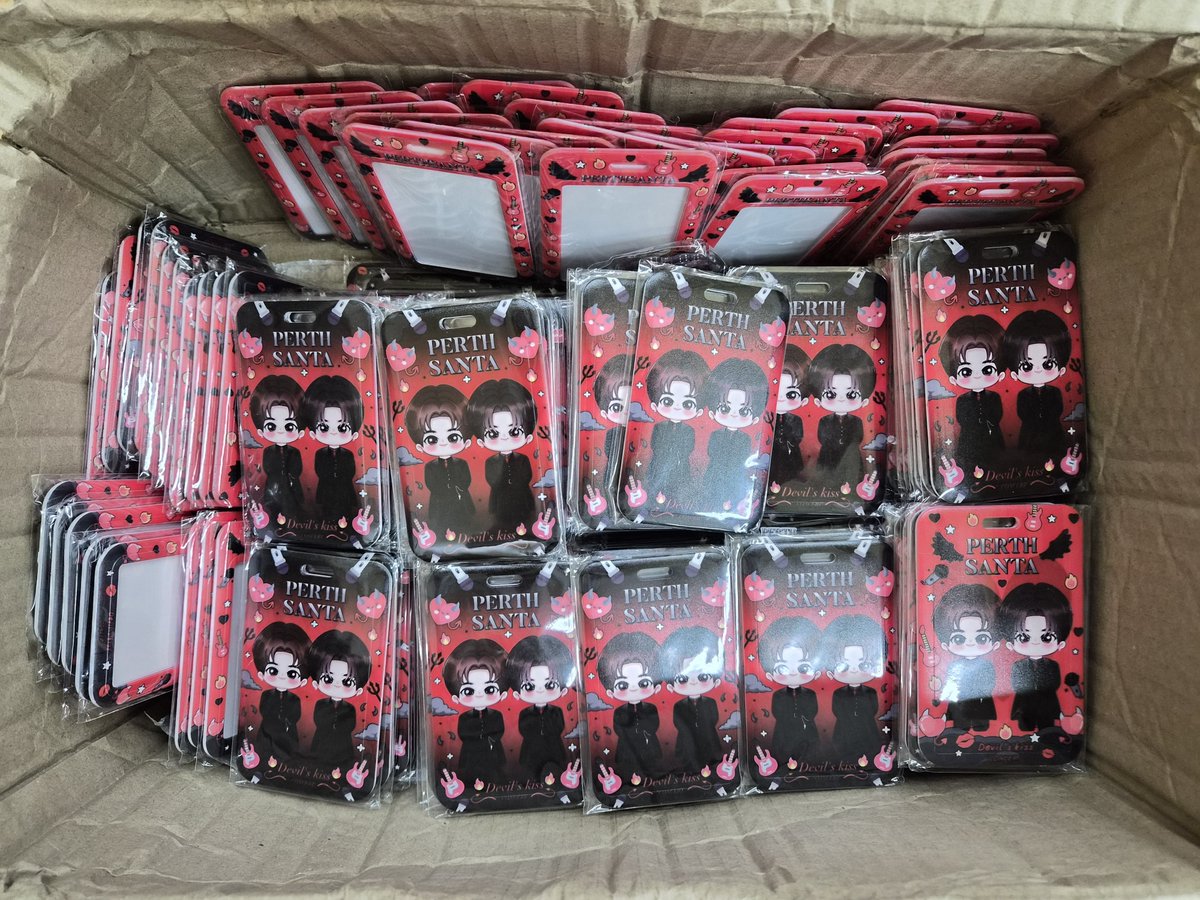 96jang22's tweet photo. Give away PERTH SANTA Devil's Kiss CONCERT 🎉🎉😮 https://t.co/YBhZdWnVLx