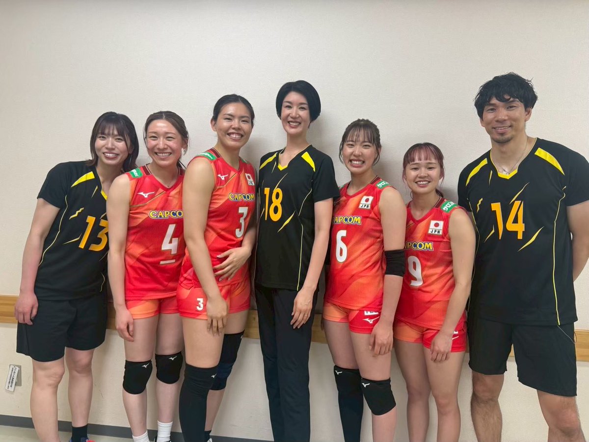 TBSvolleyboo's tweet photo. #モニタリング 放送中🤤

解説 ＃川合俊一 さん
実況 #杉山真也 アナ

そして‼️助っ人一覧
#栗原恵
#福澤達哉
#新鍋理沙
#島村春世 
#関菜々巳
#石川真佑
#岩澤実育

めちゃくちゃ豪華すぎません？🤤💚 https://t.co/gldY0oEGUv