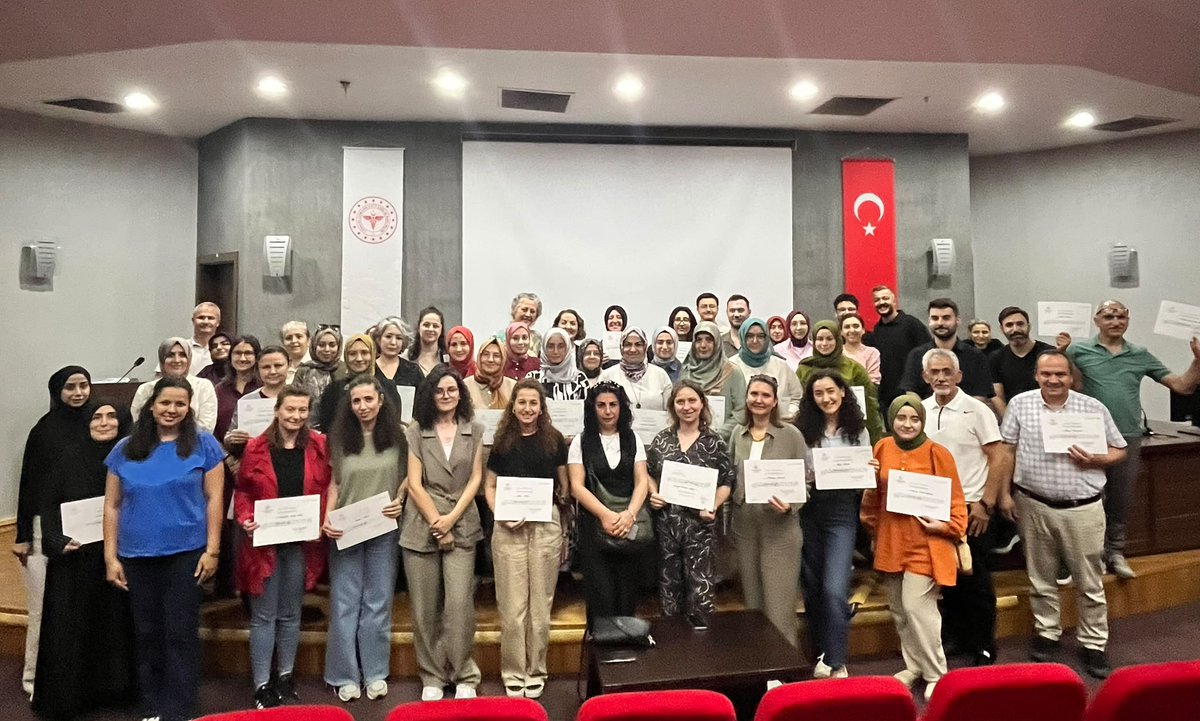 sakaryaism's tweet photo. Müdürlüğümüz Halk Sağlığı Hizmetleri Başkanlığı Toplum Sağlığı Birimi tarafından, Sakarya Eğitim ve Araştırma Hastanesi Konferans Salonu’nda düzenlenen eğitim programında, ilimizdeki İSM/TSM’ lerde görev yapan sağlık çalışanlarına yönelik “Birinci Basamak Sağlık Hizmetleri Temel Eğitimleri” gerçekleştirildi.

@saglikbakanligi
@sbkhgm
@sggm
@sakaryaeah
@DrKayhanOzdemr