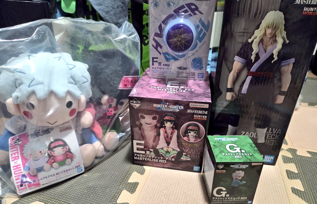 ajtwlsdowls's tweet photo. 박서방에 헌터헌터쿠지 들어온거 보고 개같이 달려갔는데 하위상7개하고 B상만나갔길래 달렸는데 D상빼고 다나옴.
내 쿠지운은 항상 이지랄이지....ㅜㅜ
아쉬운대로 하위상이라도 키르아 쓸어왔다.
스티커 부자야...;;
D상나올때까지뽑고싶었는데 맨마지막에 나올것같아서....ㅜㅜ https://t.co/fRMprtPYZn