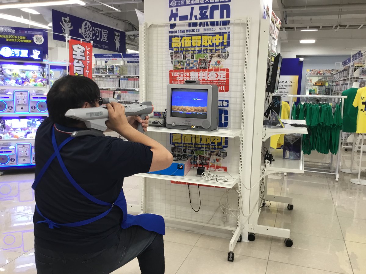 surugayasizuoka's tweet photo. 子供の頃、憧れましたね。スーパースコープ。
当時買ってもらえなかった大人の皆さん
そんな思い出に浸れる場所本店ゲーム館でおまちしております！ https://t.co/hbaQ4Yzgkb
