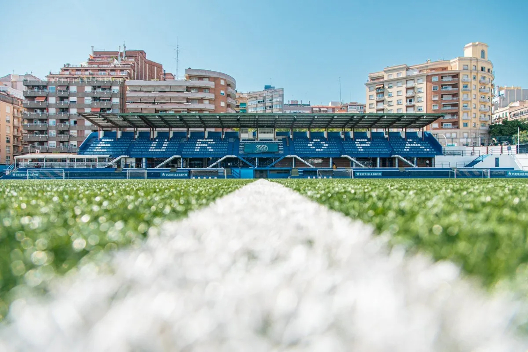 TotBcn's tweet photo. Última hora | ERC exigeix una rectificació del calendari d’obres al Nou Sardenya per garantir la tornada de l’Europa i la supervivència del club

https://t.co/J2e7pf95bH https://t.co/dI7lHMPCjV