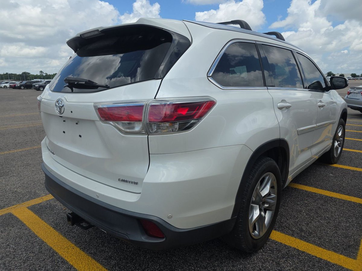carlofty's tweet photo. We got this clean 2016 Toyota Highlander Limited at an unbelievable price. 

Do you want something like this? Talk to us today https://t.co/PMAEQl20dW