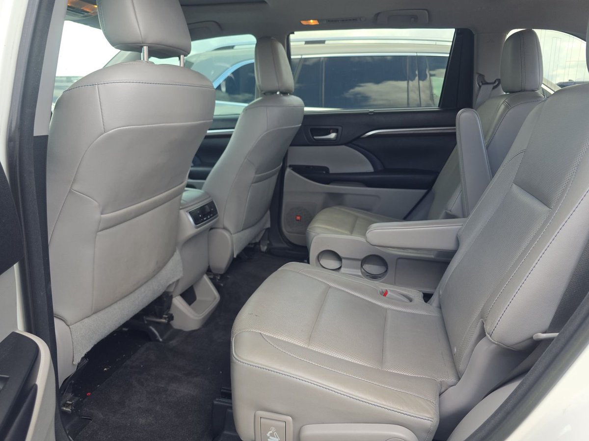 carlofty's tweet photo. We got this clean 2016 Toyota Highlander Limited at an unbelievable price. 

Do you want something like this? Talk to us today https://t.co/PMAEQl20dW