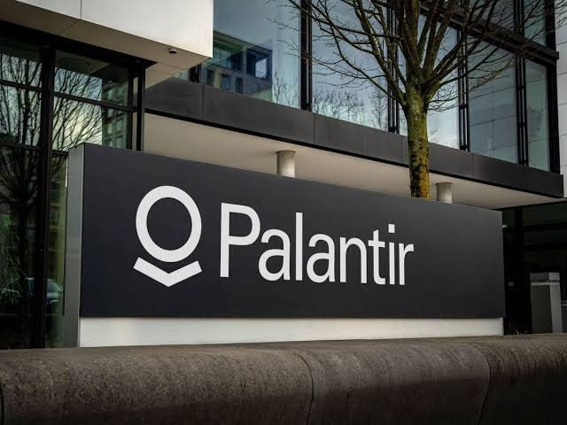 TheCradleMedia's tweet photo. Spain blacklists Palantir from public and private state-controlled companies 
——
The Spanish government has implemented a blacklist against the US data analytics firm Palantir on 1 July, barring public and private state-controlled companies from establishing new contracts with the company. 

This shift is driven by national security concerns regarding the protection of classified data and a desire to maintain Spanish sovereignty over sensitive information. 

While the military continues to use Palantir’s services under a preexisting agreement, the leadership in Madrid is facing internal pressure to decide on its renewal before it expires. 

The decision also reflects geopolitical friction between Spain and the United States, alongside a broader European movement to favor local technology over foreign software. To reduce this reliance on external providers, Spain is significantly increasing its investments in domestic tech firms like Openchip. 

This policy alignment mirrors similar actions taken by other European nations, such as France and Germany, who are prioritizing regional digital independence.