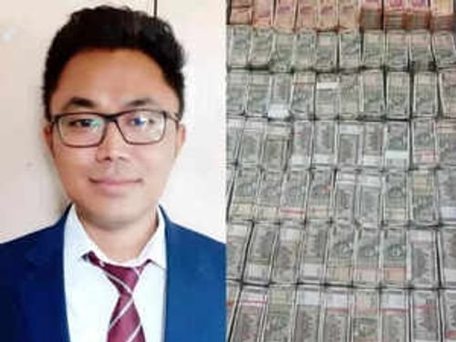 UPSC_Pyq_quiz's tweet photo. Hypocrite Bureaucracy! 

> Dhiman Chakma IAS from Tripura
> Got Rank 482 and became IAS
> Caught red handed taking bribe 10 lakh by Vigilance 
> Suspended and reinstated within 1 year
> Returned as Dy Secretary in Revenue department Odisha 

> Ranjeet Kumar Himanshu Peon from Bokaro,Jharkhand.
> Served for 17 years in DRDA
> Took leftover tea powder and biscuits after meetings for his children's,
> Result : Terminated from service, officers stated it as a "Serious corruption"

After fighting in courts for 4 years Ranjeet got his job back. What a double standard system.