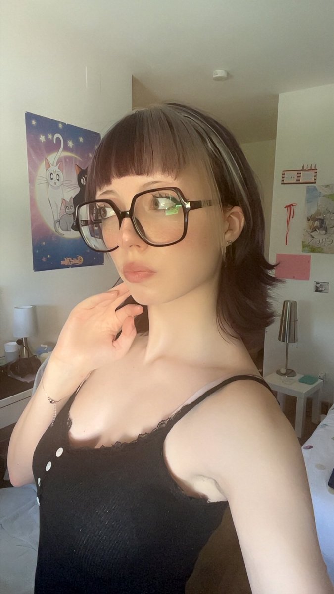 ˖moonninie ִ🪽་༘࿐𝄞𝄢℘ tweet media