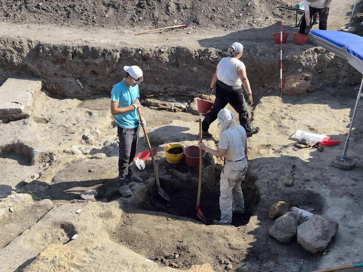 CAAPalinologia's tweet photo. Nell'ambito del #VulciReframedProject  sono stati avviati anche campionamenti archeobotanici in collaborazione con nostro Laboratorio per raccogliere i primi dati sul paesaggio vegetale di Vulci romana. Stay tuned! https://t.co/2xaK8fRVLN