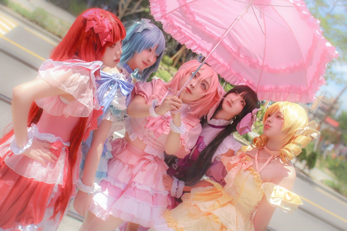 Cosplay_Renka's tweet photo. 【Cosplay / まどか☆マギカ ~Magia Day~】

触れた心は輝いた 鮮やかな色になって
羽ばたくよ 希望乗せて

2026.06.27
acosta!@SEOUL

#魔法少女まどかマギカ #MadokaMagica #コスプレ #cos #아코스타서울 #アコスタソウル https://t.co/FVSJQakrwr