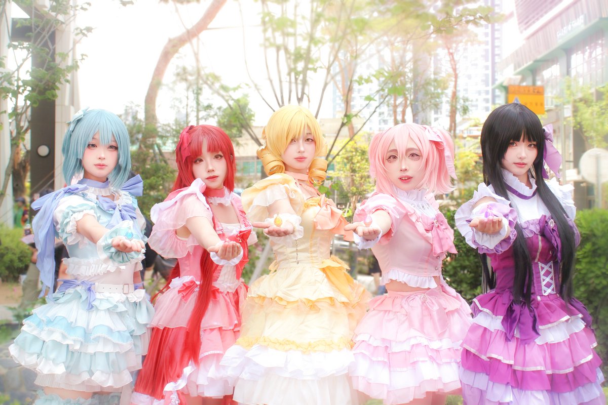 Cosplay_Renka's tweet photo. 【Cosplay / まどか☆マギカ ~Magia Day~】

触れた心は輝いた 鮮やかな色になって
羽ばたくよ 希望乗せて

2026.06.27
acosta!@SEOUL

#魔法少女まどかマギカ #MadokaMagica #コスプレ #cos #아코스타서울 #アコスタソウル https://t.co/FVSJQakrwr