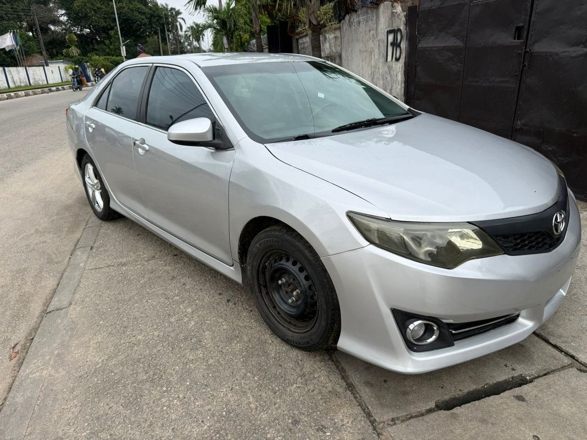 Olajide294's tweet photo. Toyota Camry sport 2013
Foreign used Tokunbo 🇺🇸
Duty paid
Accident free 
2026 Jun entry
No issues 
Key 🗝️, navigation screen
Price:₦9.5M to Importer 
Settle 300k 
📍Apapa https://t.co/QrTwYDKt5B