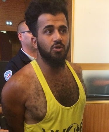 IfindRetards's tweet photo. Iraqi 'Godfather of traffickers' Twana Jamal who was jailed in France for raking in £100k/week smuggling migrants across the Channel is now in Leicestershire, UK, claiming asylum &amp; working illegally. He is gloating 'this city is ours' &amp; police won't touch us. 

Deport. https://t.co/Wxun2MUSJe