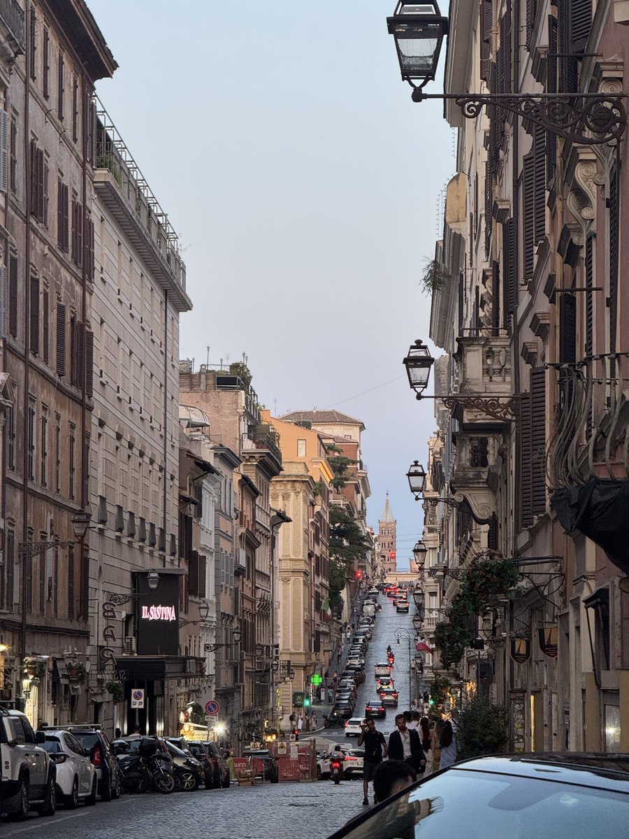bibliahacker's tweet photo. i see you soon rome 🇮🇹❤️ https://t.co/hLO0UzClNg