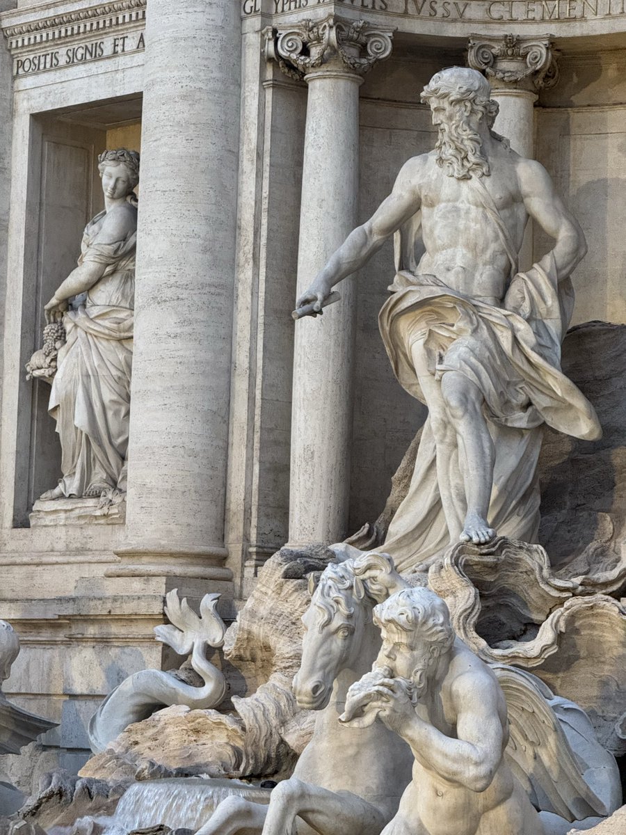 bibliahacker's tweet photo. i see you soon rome 🇮🇹❤️ https://t.co/hLO0UzClNg
