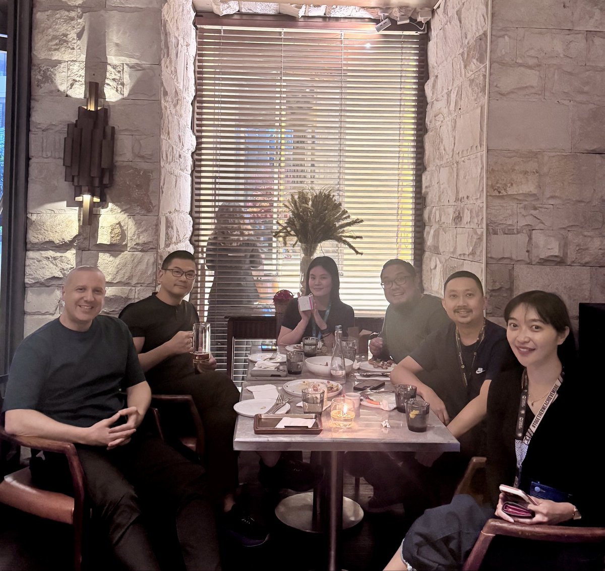 NDeclunder's tweet photo. See you again soon, Jakarta! Great meetings with our friends at @Infinix_Mobile , @MoontonGames , and @onic_esports while finalizing our Sales &amp; Marketing contracts for the end of 2026. See you in Paris at EWC! Next stop: Taipei. @SanSound3  @indo_mobil_legends @Realmobilelege2 https://t.co/ITKmR8i2Ma