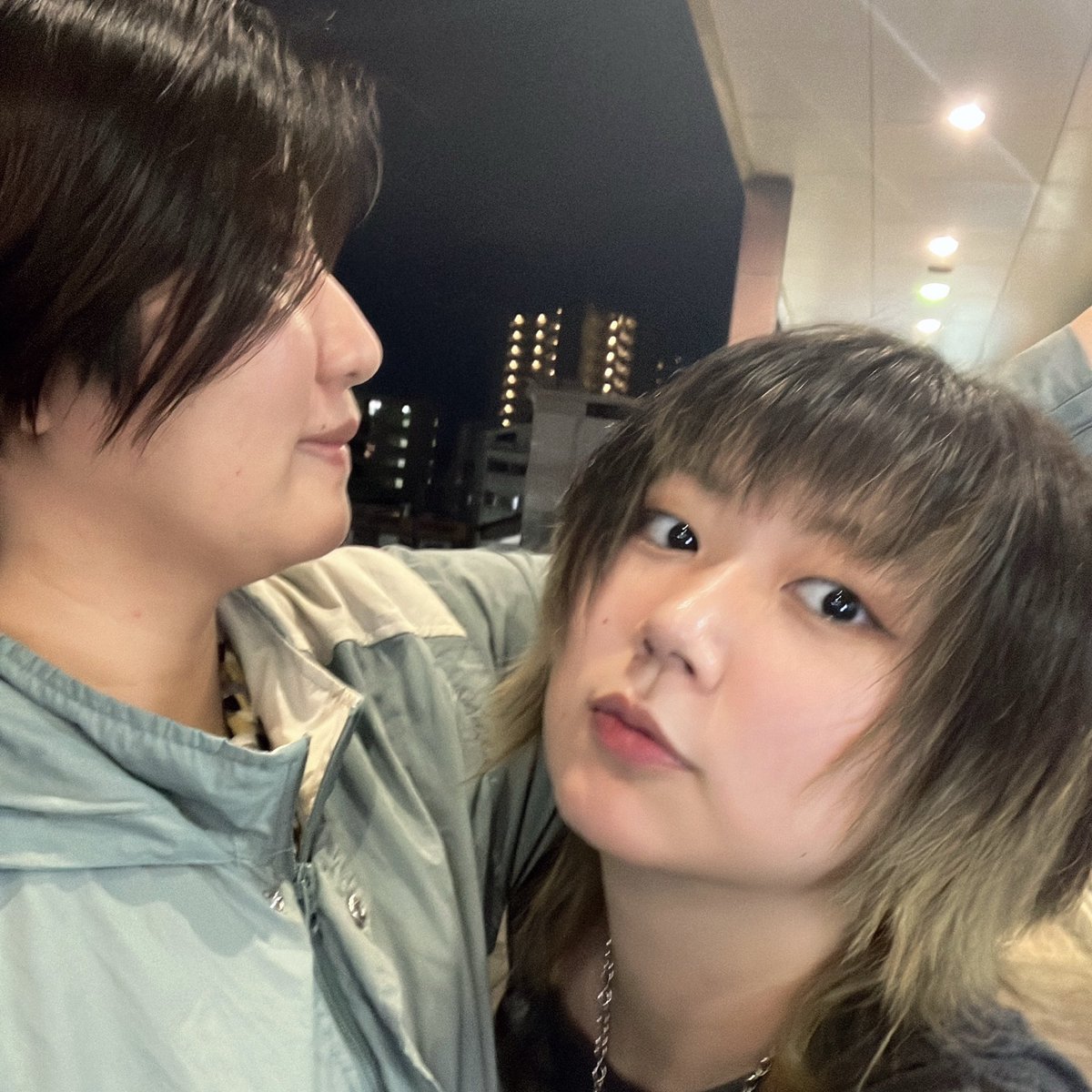 0714_kn's tweet photo. 20時半からFMぎのわんでガトリングラジオやるよー！
話すことはないよ！！！
これはお互い個々に自撮りするという恒例行事だよ。

#ガトリングラジオ https://t.co/yIJ4MYLzaS