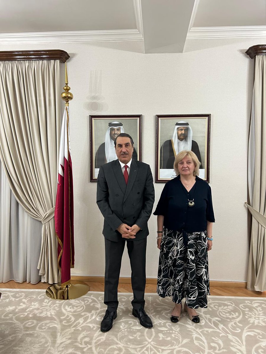 QatarEmb_TBS's tweet photo. კატარის სახელმწიფოს ელჩი საქართველოში, ალი იუსუფ  ალმულა, თსუ-ს აღმოსავლეთმცოდნეობის ინსტიტუტის, არაბისტიკის დეპარტამენტის ხელმძღვანელს ქ-ნ დარეჯან გარდავაძეს შეხვდა. შეხვედრაზე განხილულ იქნა საგანმანათლებლო სფეროში მიმდინარე კავშირები და პროექტების განხორციელების პერსპექტივები. https://t.co/ny5ErpEeA8