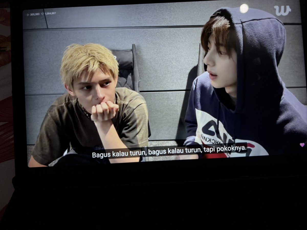 skyzeeluv's tweet photo. maghrib banget dek live nya😭 https://t.co/S0jbzQ7PtM