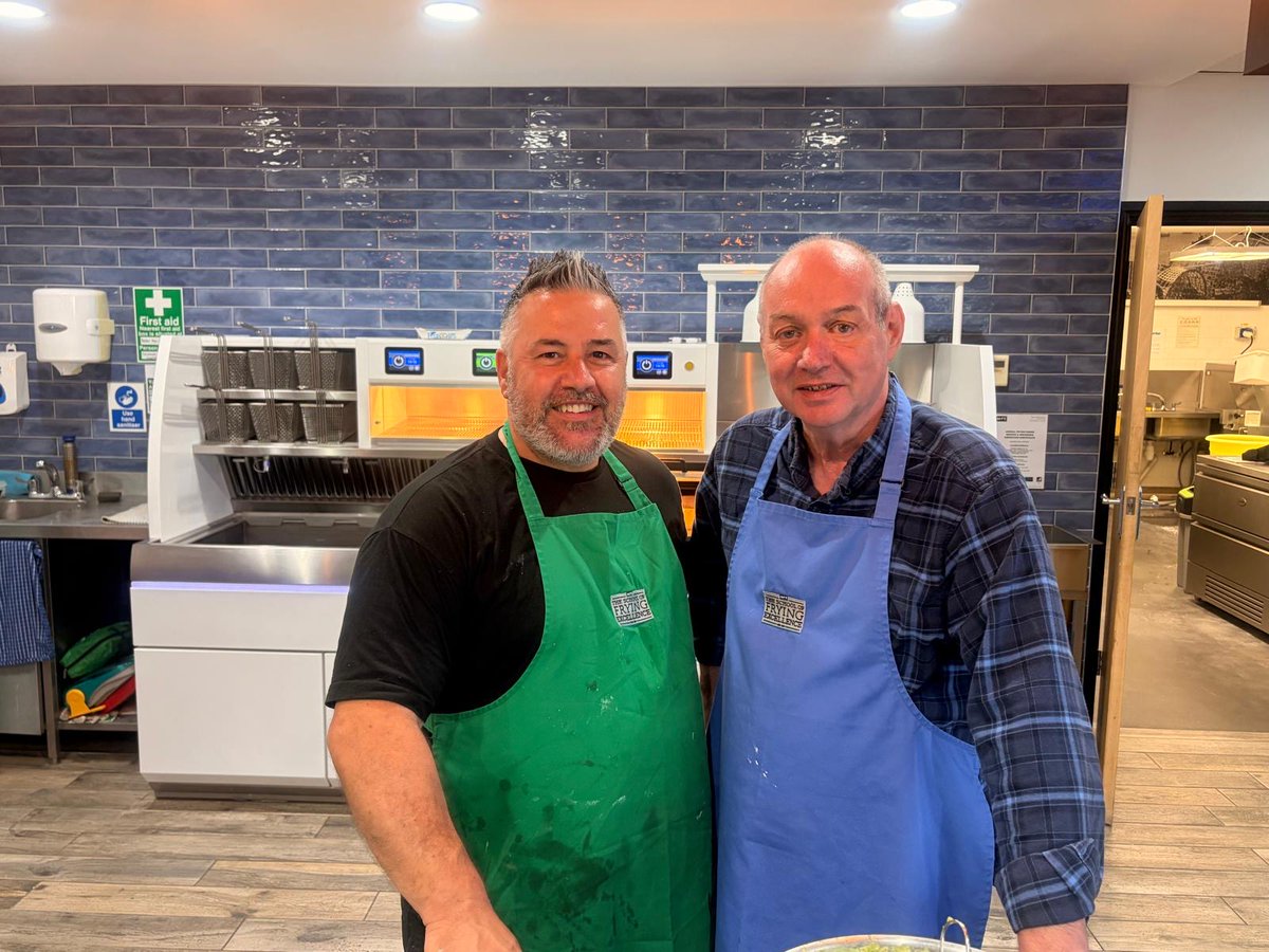 KFELtd's tweet photo. We hosted a 1 day training course this week with David, who is currently a fish supplier and is preparing to buy his first chippy in Newcastle with his wife.

We wish them every success with their exciting new venture 🐟🍟

#kfe #schooloffryingexcellence #learntofry #chippyschool https://t.co/7CoIlrquJU