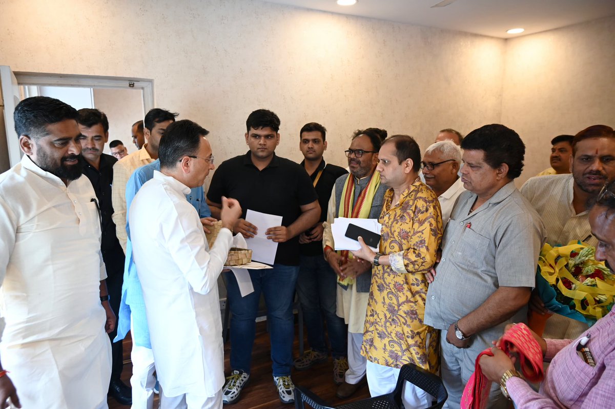 JitinPrasada's tweet photo. 🗓 2 जुलाई, 2026

दिल्ली स्थित कैम्प ऑफिस में मझोला ब्लॉक के प्रमुख निशांत प्रताप सिंह जी सहित पीलीभीत एवं देश - प्रदेश के विभिन्न स्थानों से आए सम्मानित जनों से भेंट एवं चर्चा!

@BJP4India @BJP4UP https://t.co/EOd3zoEvKa