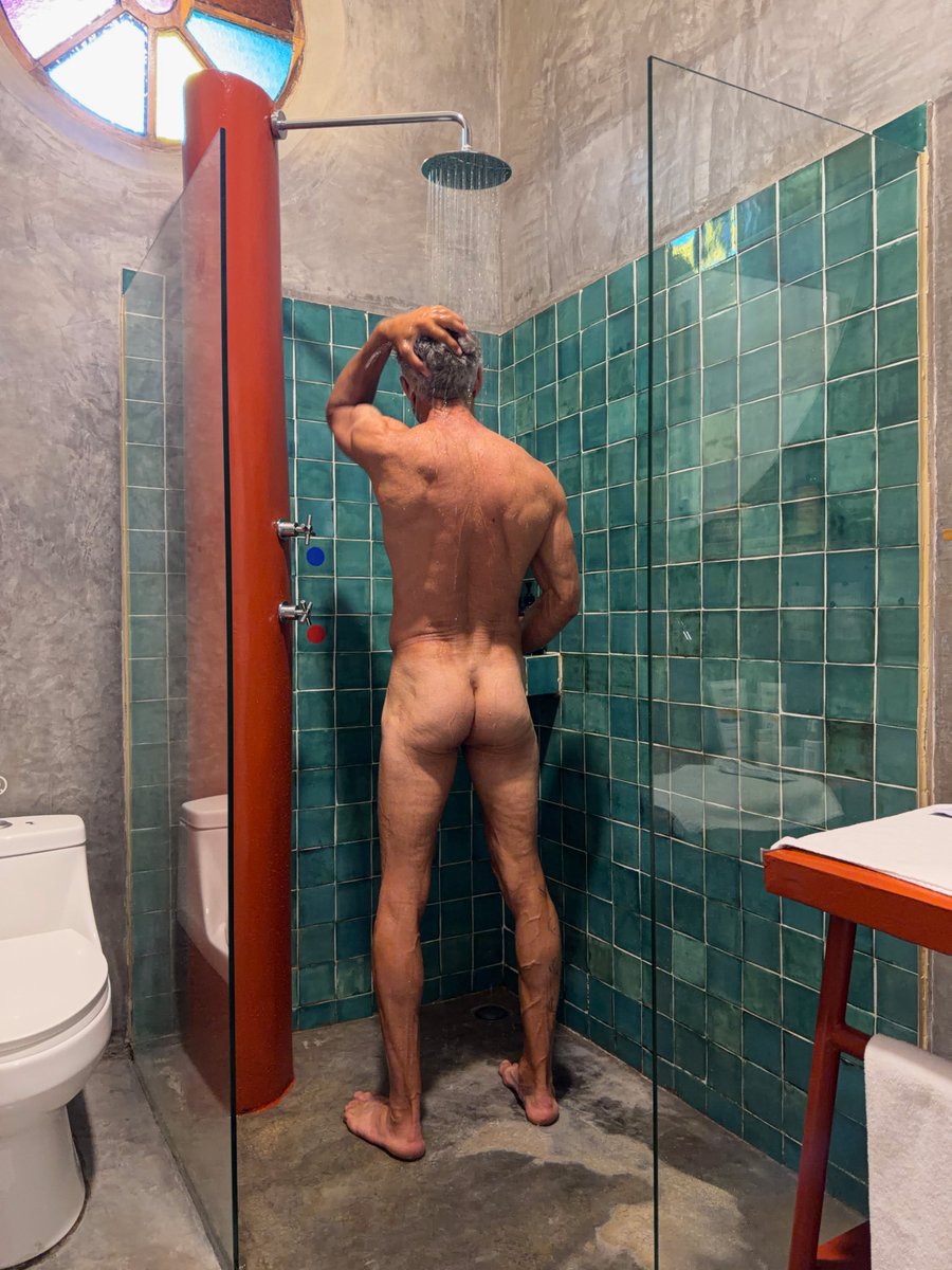 silverunboundX's tweet photo. Fresh out of the shower, feeling confident and ready to take on the day. 😏

Who's stopping by to say hello? https://t.co/qDWjoDM9wy