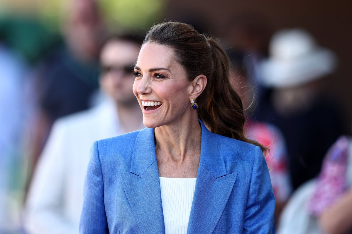 CatherineGCVO's tweet photo. LONDON, ENGLAND - JULY 02: Britain's Catherine, Princess of Wales arrives to the 2026 Wimbledon Championships.
#royalvisit #royalnews #PrincessofWales #RoyalFamily #royals @KensingtonRoyal @RoyalFamilyITNP
#wimbledon #princesscatherine #wimbledonvisit https://t.co/KSVgd4zttJ