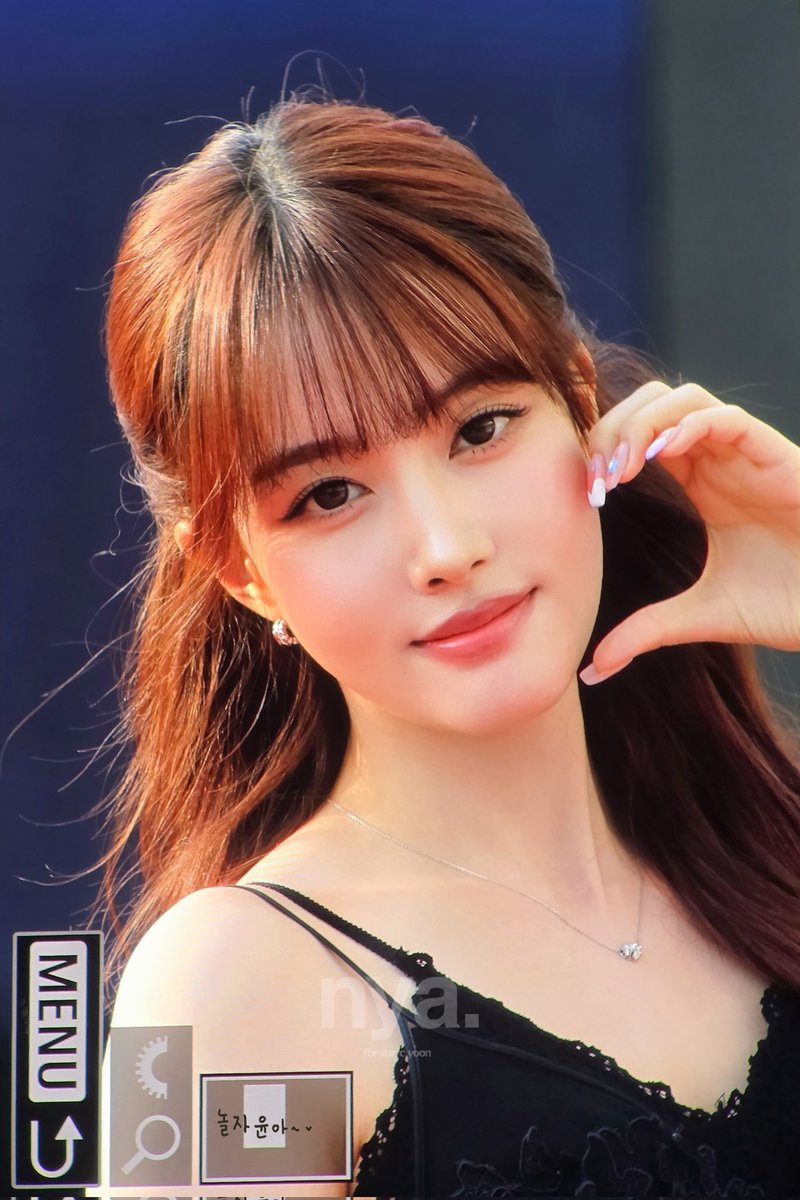Nolzayoonah's tweet photo. 260702 BIFAN 레드카펫

#STAYC #스테이씨 #윤 #yoon https://t.co/cpOHsofxgl