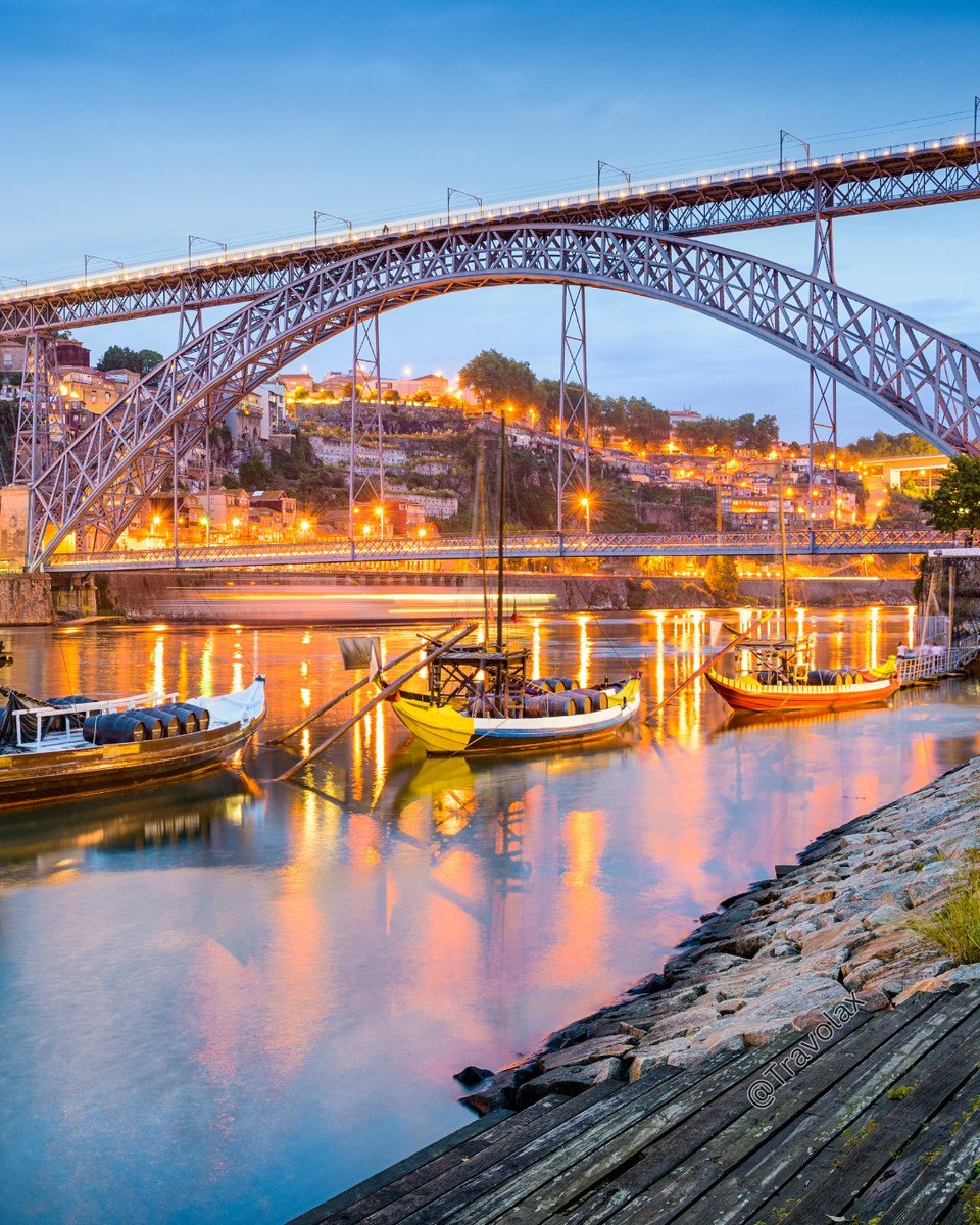 travolax's tweet photo. Porto at dusk. The azulejos hold the warmth long after the sun has moved on. https://t.co/3pu2NuTp1F