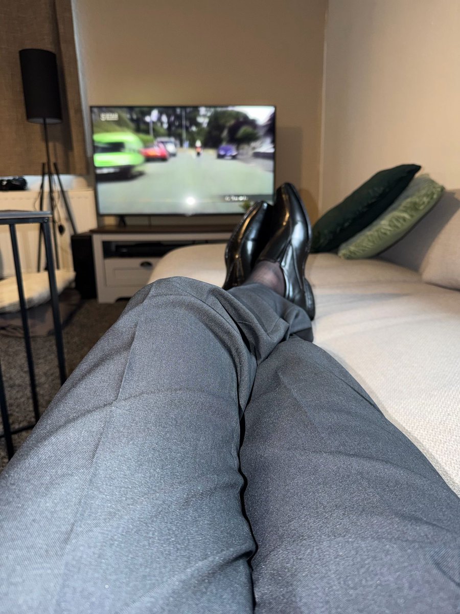 suitedladuk1's tweet photo. When the suit is serious but the socks are playing
😏
LINK IN BIO 😈
DM FOR COLLAB 🍆
#SuitAndSocks #SheerSocks #FashionRebel #Menswear #StyleWithEdge #SockDetails #SheerSocks #SockFetish #LegsForDays #SmoothVibes #FridayFeeling #feet #footfetish #buymysocks #usedsocks #footfetish #footkink