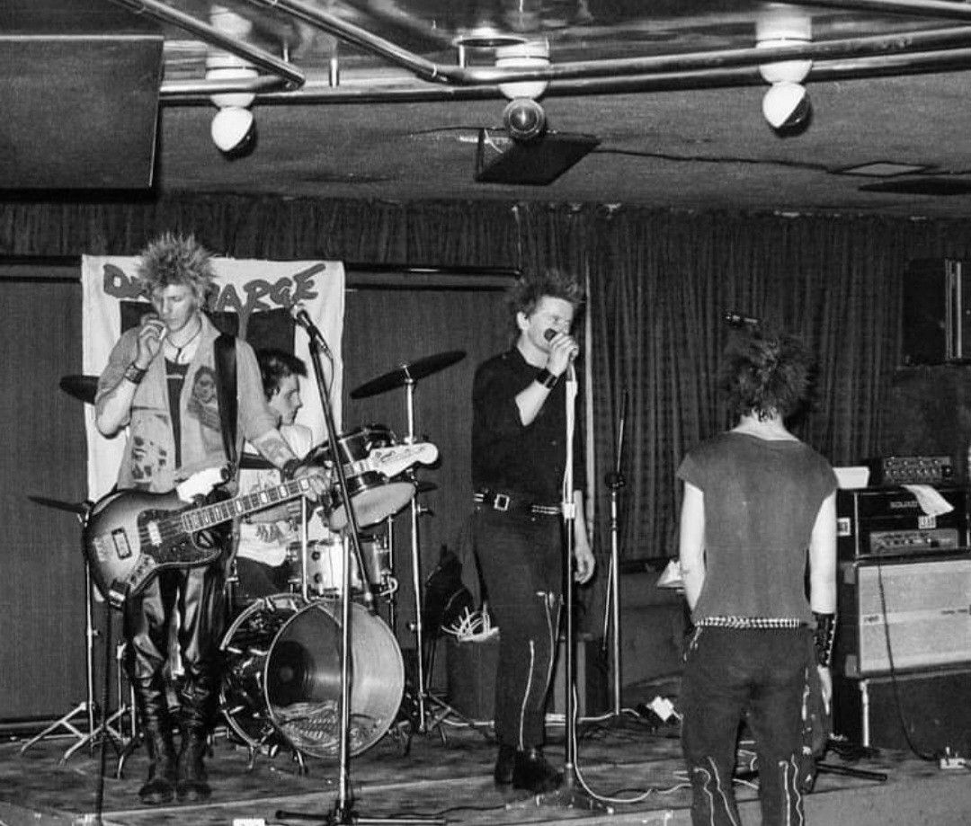 SPEEDFUCKER4's tweet photo. Young Discharge
#Discharge https://t.co/GrFrYCC7HY