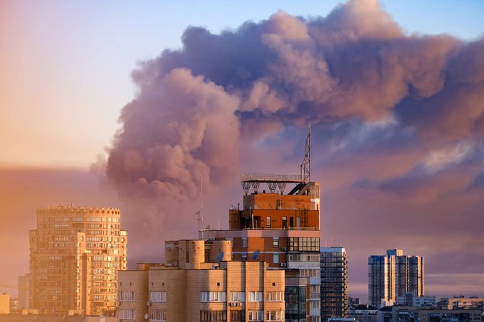 RT by @mikenov: RT by @mikenov: 🇷🇺🇺🇦 Overnight, Russia launched a major combined missile and drone attack targeting Kyiv and multiple regions across Ukraine, according to reports. Explosions, fires, and damage were reported in the capital and other cities as air defenses responded. The strikes come amid an intensifying Russian offensive, with concerns that additional attack waves could follow. #Ukraine #Russia #UkraineWar #RussiaUkraineWar #Kyiv #BreakingNews #Geopolitics #OSINT #Defense #Military #MissileStrike #Drones #WarUpdates #Europe #Conflict