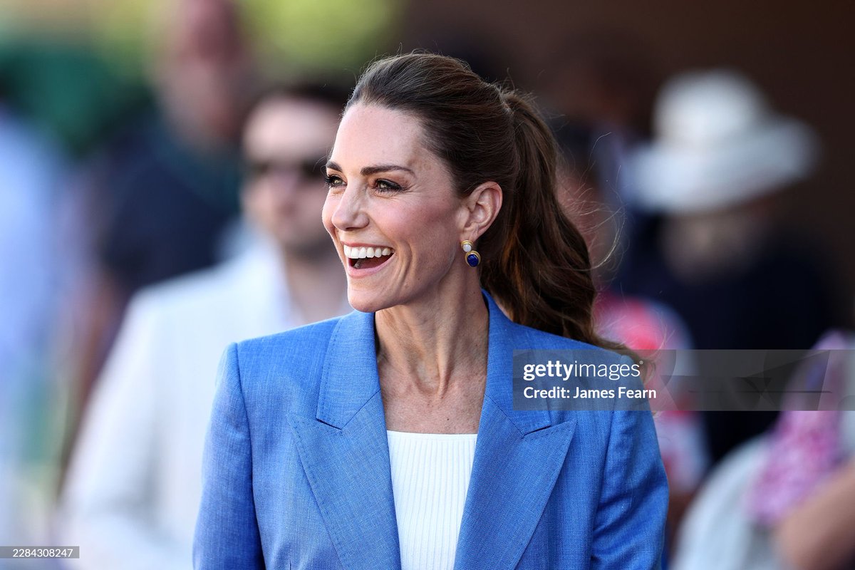 SabirahLohn's tweet photo. Catherine is looking stunning today at Wimbledon! https://t.co/tq3XZfnIDs