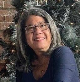 Bonita_Radio's tweet photo. Sello de goma @LegMunSJ “Nadie habla de esto”, dice la legisladora del @ppdpr Ingrid Colberg sobre el silencio de los 14 del @pnp_pr ante la denuncia también de @VictoriaPorPR de que no existe información en el expediente del Proyecto 55 de @Miguel_Romero_ que pretende enajenar por 90 años un predio en El Escambrón. 

Los que no son vocales en sesiones legislativas si lo son en redes sociales contra los que denunciaron que el PO 55 se haría sin vistas públicas y sin información sobre la ubicación de un estacionamiento multipisos. 

La legisladora Carmen Torres escribió en una publicación del Alcalde en Facebook, “si el urbanista quiere otra pela con mucho gusto se la damos”, en referencia al planificador Pedro Cardona Roig que corrió para el precinto uno de La Capital en las pasadas elecciones. 

A pesar de que catalogó la información de “fake news” el Alcalde cambió su instrucción y el proyecto tendrá vistas públicas en el mes de julio.
#gobernanza #sanjuan #pnp