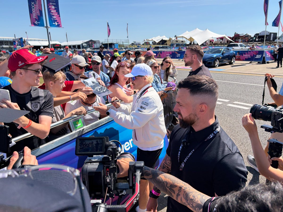 cx_motorsports's tweet photo. 2026 FORMULA 1® 第9戦イギリス⚽️

フジテレビNEXT📡&FOD📱
✅7/3(金)FP1 20:20〜/スプリント予選 24:20〜

✅7/4(土)スプリント 19:30〜/予選 23:50〜

✅7/5(日)決勝 22:20〜

地上波では関連番組もOA📺 🎶

✅7/4(土)10:30〜
『F1™ サイド by サイド』
※関東ローカル放送（FODにて見逃し配信あり）

#f1fujitv #f1fujinext #FOD #f1 #f1jp