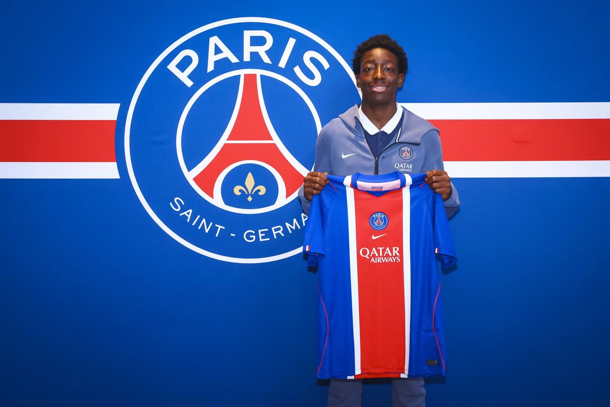 EspoirsduFoot's tweet photo. 🇫🇷 Le PSG a communiqué hier la liste des 16 jeunes joueurs qui vont intégrer le centre de formation parisien pour la nouvelle saison.

Parmi eux, le jeune attaquant 𝗞𝗲𝗻𝘇𝗼 𝗞𝗮𝗻𝗮-𝗕𝗶𝘆𝗶𝗸 (𝟮𝟬𝟭𝟭) qui évolue au poste d'attaquant.

Il est le fils de l'ancien international camerounais André Kana-Biyik, le frère de Jean-Armel (ex Le Havre, Stade Rennais et TFC), Enzo (Manchester United), Lorenzo (PSG) mais aussi le neveu de François Omam-Biyik.