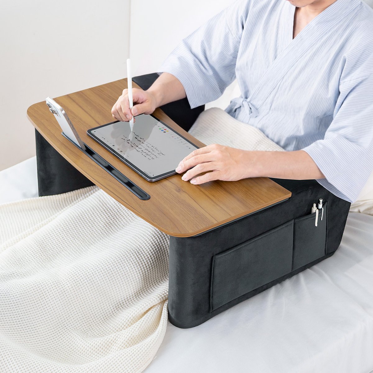 sanwadirect's tweet photo. ちょっとした作業に、折りたためるテーブル。 #サンワの新商品 https://t.co/cGKdkV3f0w