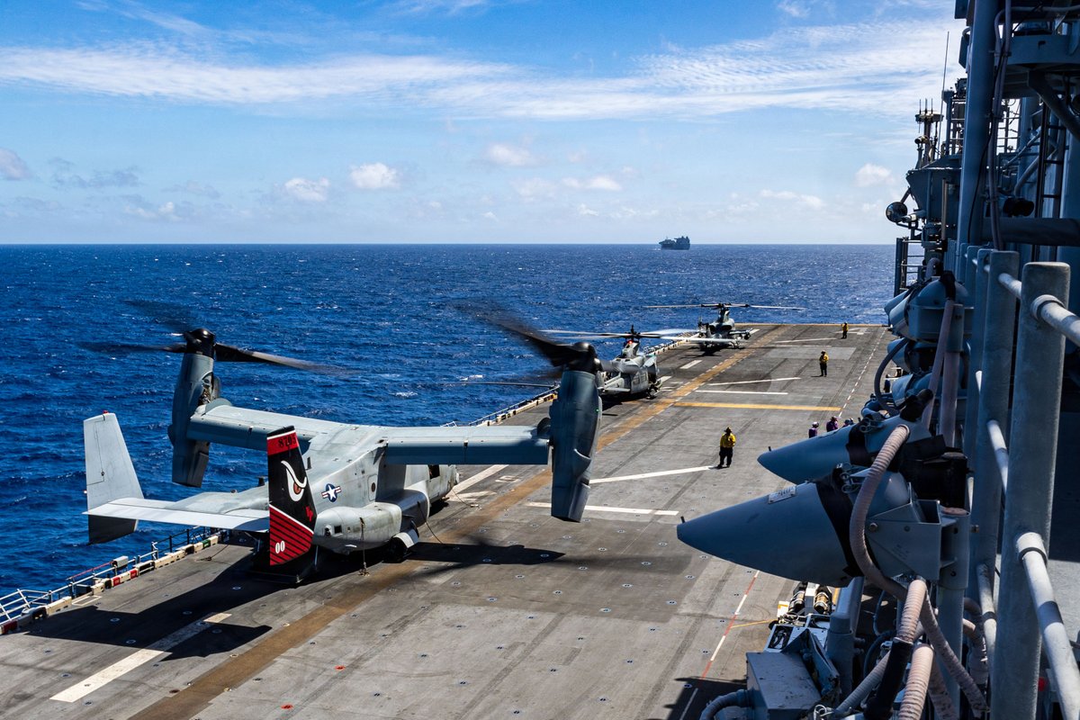 US7thFleet's tweet photo. We lift heavy. 💪

MV-22B Ospreys launch and land on the flight deck of USS Boxer during flight operations in the Indian Ocean. Persistent presence guarantees maritime dominance and maintains long-term regional stability.

#BlueGreenTeam | #US7thFleet https://t.co/YRBhhOyZDF
