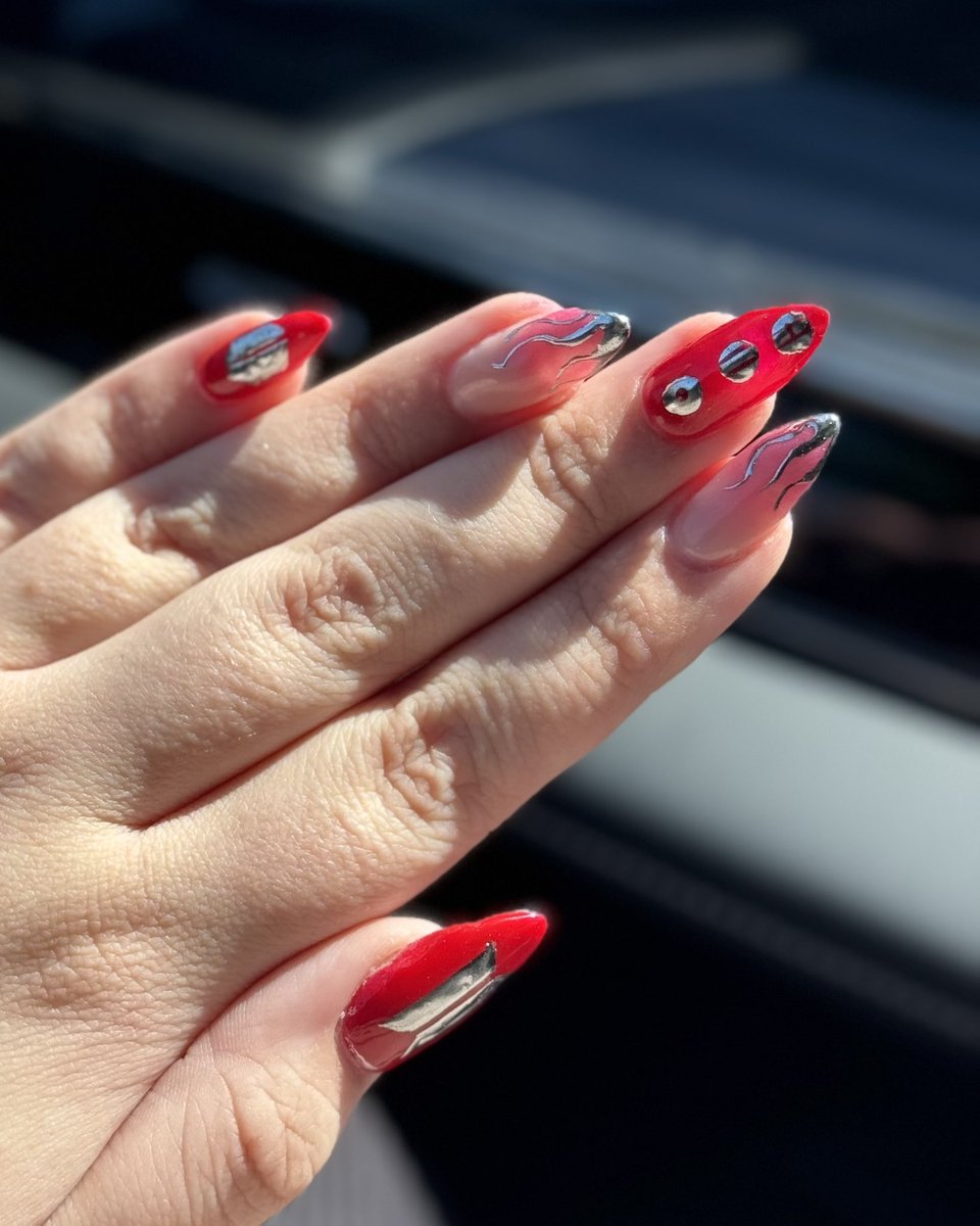 angellhour_'s tweet photo. my nails for BTS on monday!! ❤️‍🔥 https://t.co/zl6M4T3mD0