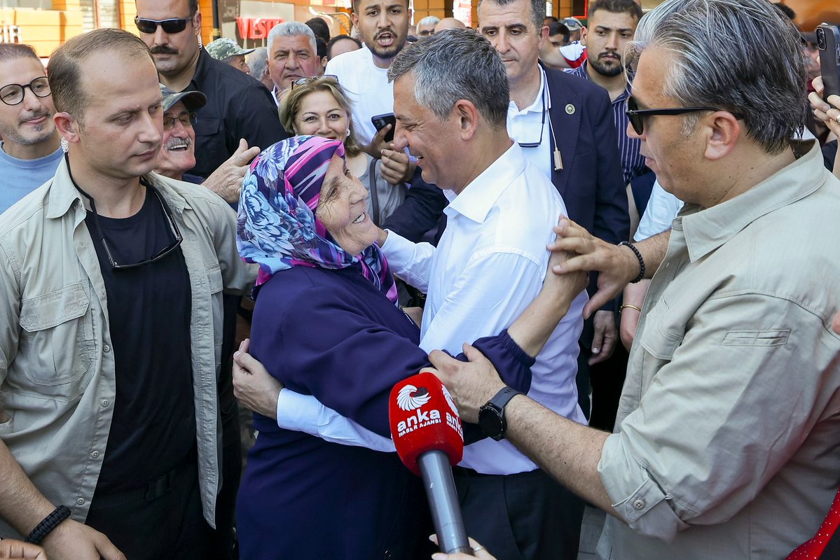 drataoglu's tweet photo. En büyük dokunulmazlık halkın sevgisidir. Bu sevgi bitmediği sürece umutsuzluğa hakkımız yok! Özgür Özel'in yanındayız. https://t.co/Awu09dc7i4
