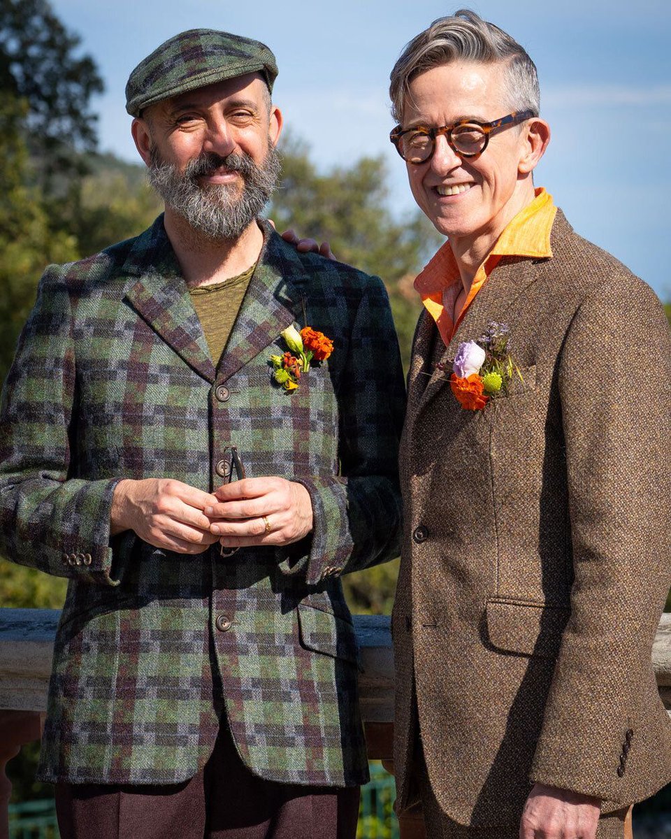 dashingtweeds's tweet photo. Luca and Andrew looking fabulous on their wedding day a couple of years ago in Italy.

We love seeing different peoples style blossom when they design their unique wedding looks!

#DashingTweeds #weddings #love #dashingwedding https://t.co/2cwKonacz7
